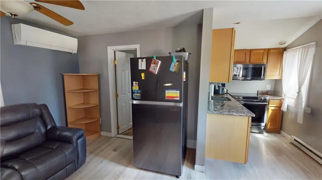 69 Kenway Avenue Warwick RI 02889