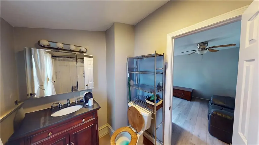 69 Kenway Avenue Warwick RI 02889