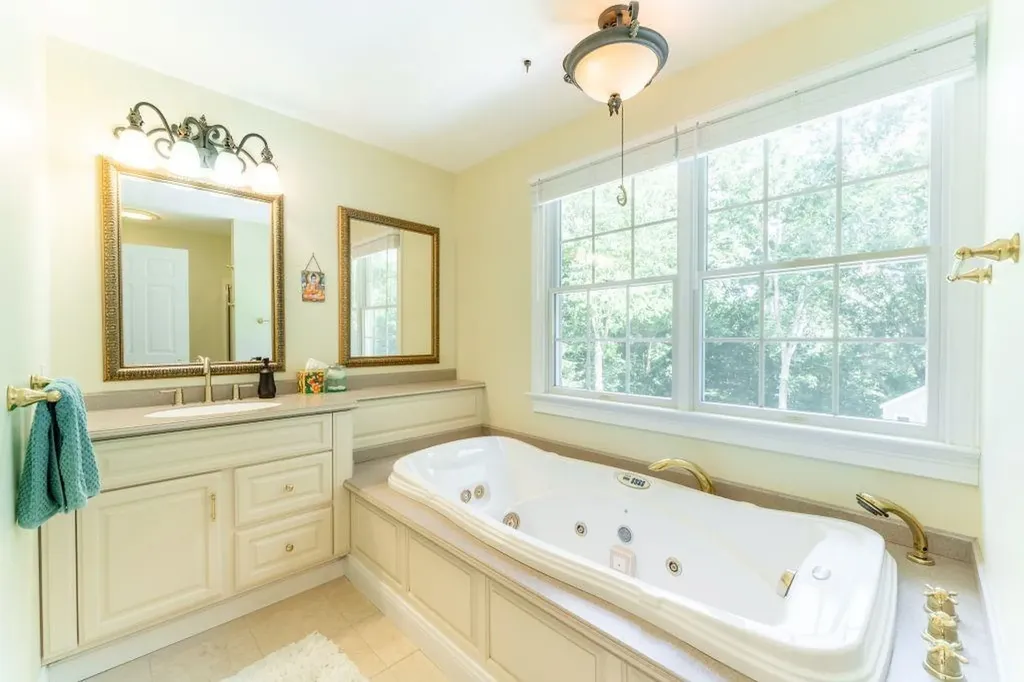 11 Sylvan Lane Westerly RI 02891