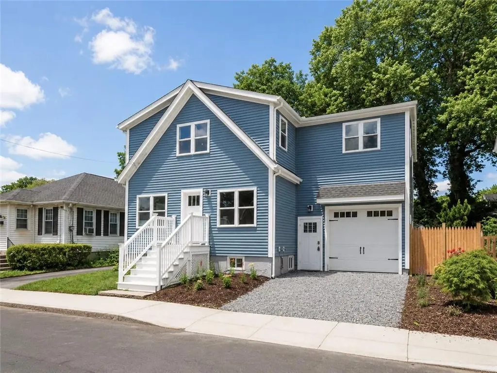 31 Prescott Hall Road Newport RI 02840