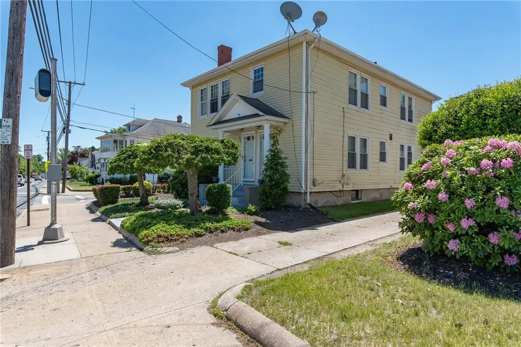 294 Smithfield Avenue Pawtucket RI 02860