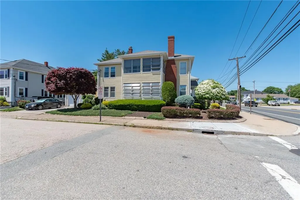 294 Smithfield Avenue Pawtucket RI 02860