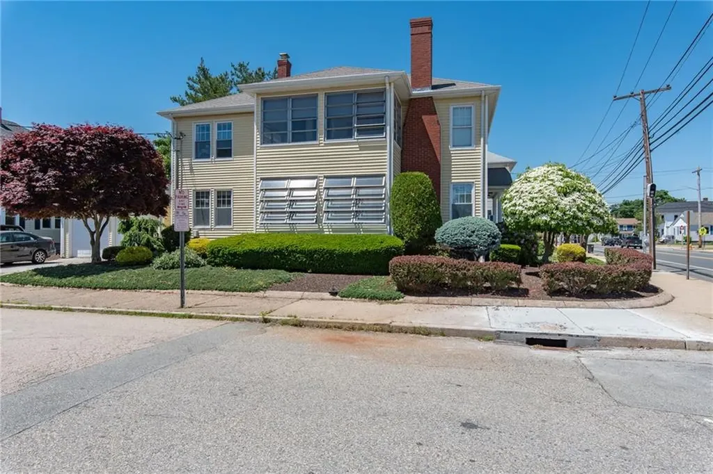 294 Smithfield Avenue Pawtucket RI 02860