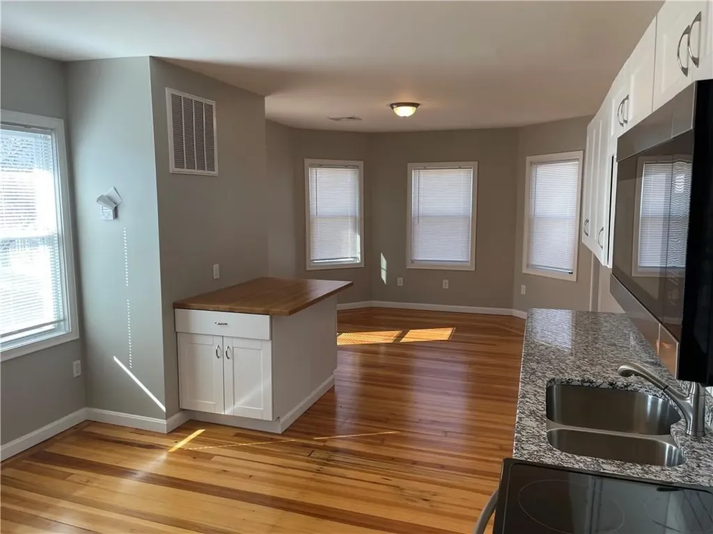 10 Marlborough Street Cranston RI 02920