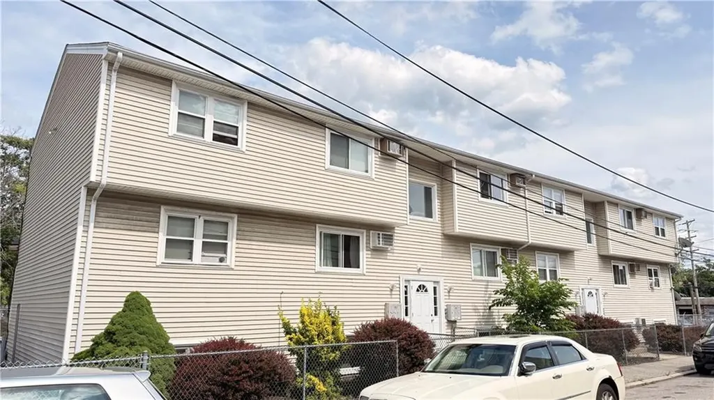 9 Melton Street Pawtucket RI 02860