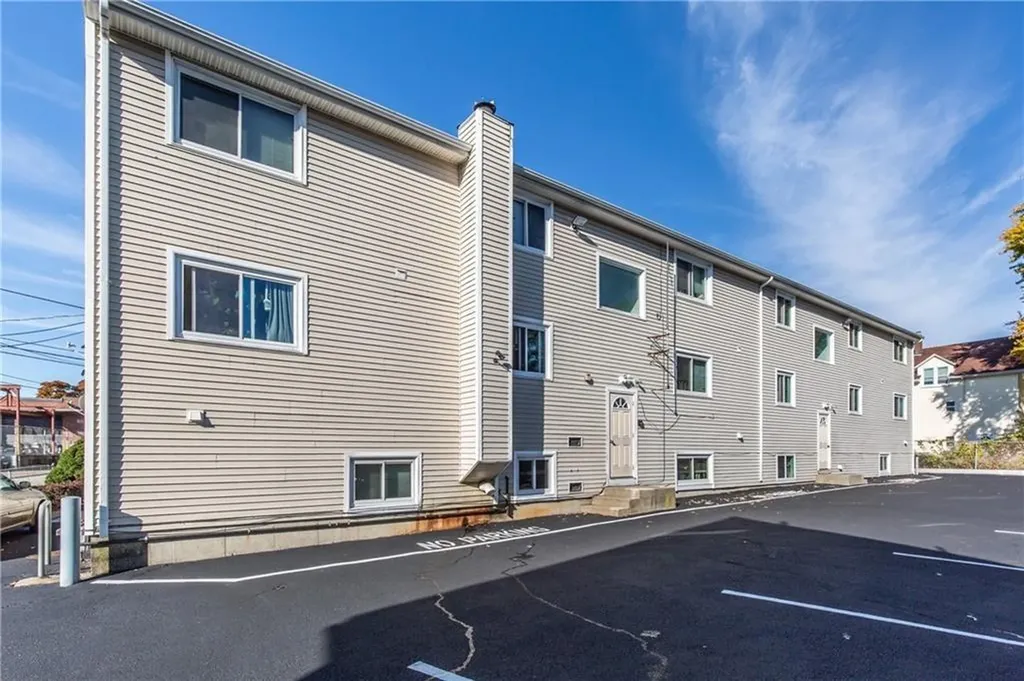 9 Melton Street Pawtucket RI 02860
