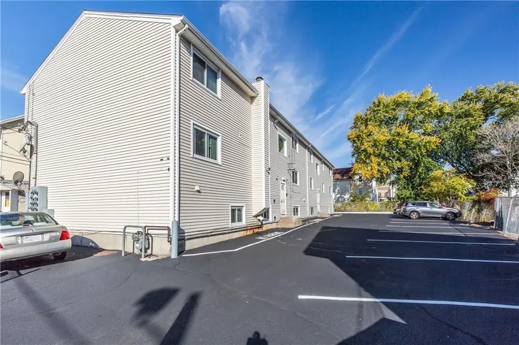 9 Melton Street Pawtucket RI 02860