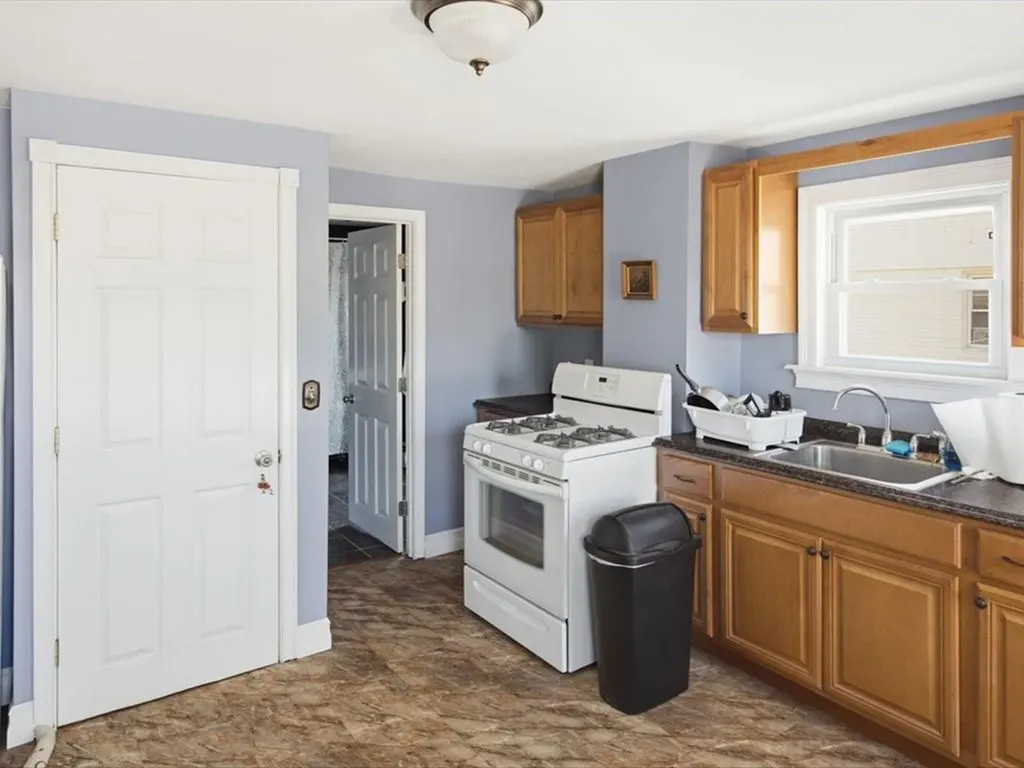 24 Pleasant Street Westerly RI 02891