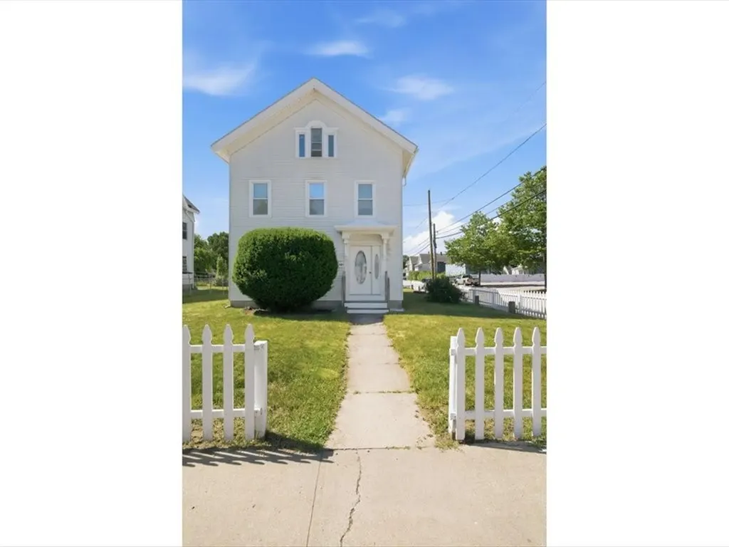 24 Pleasant Street Westerly RI 02891