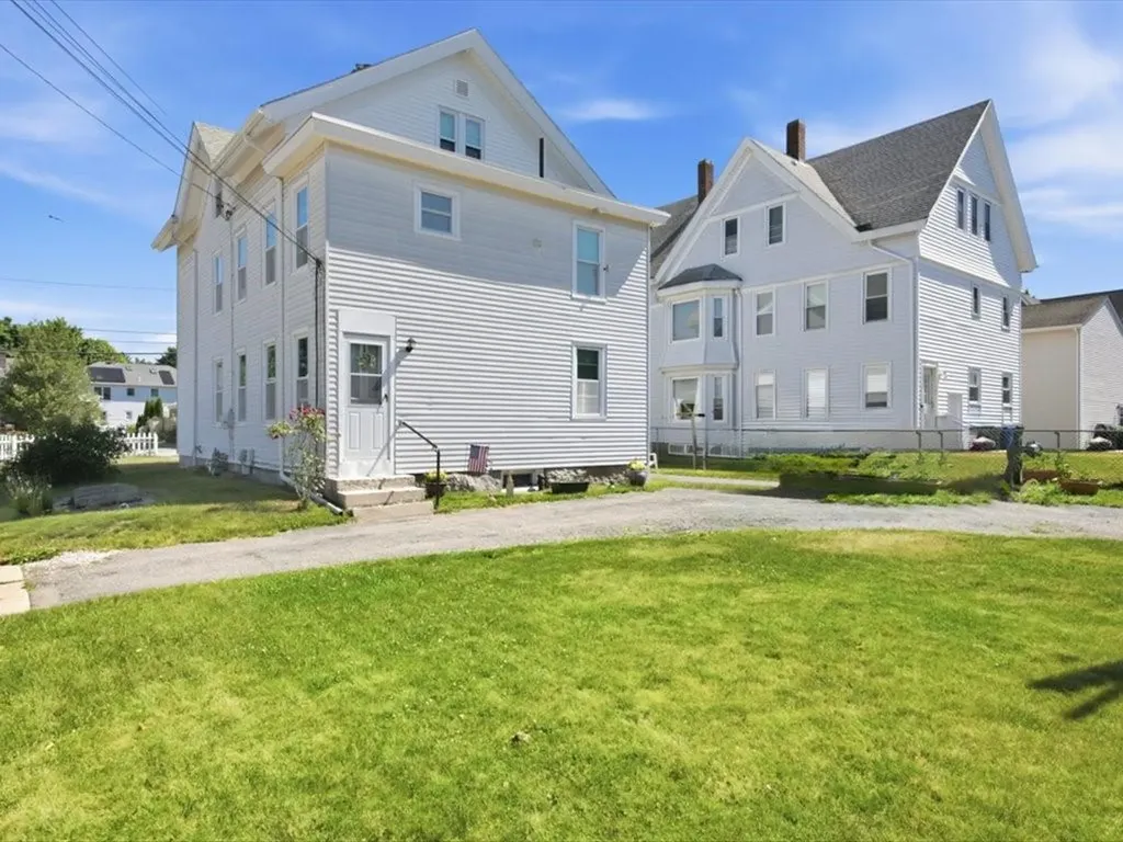 24 Pleasant Street Westerly RI 02891