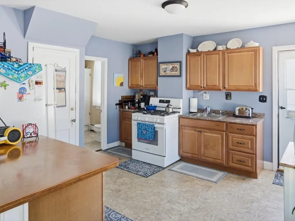 24 Pleasant Street Westerly RI 02891