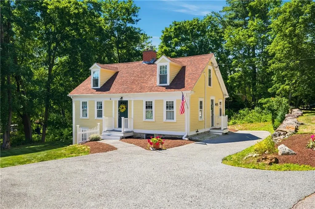 44 Old Great Road North Smithfield RI 02896