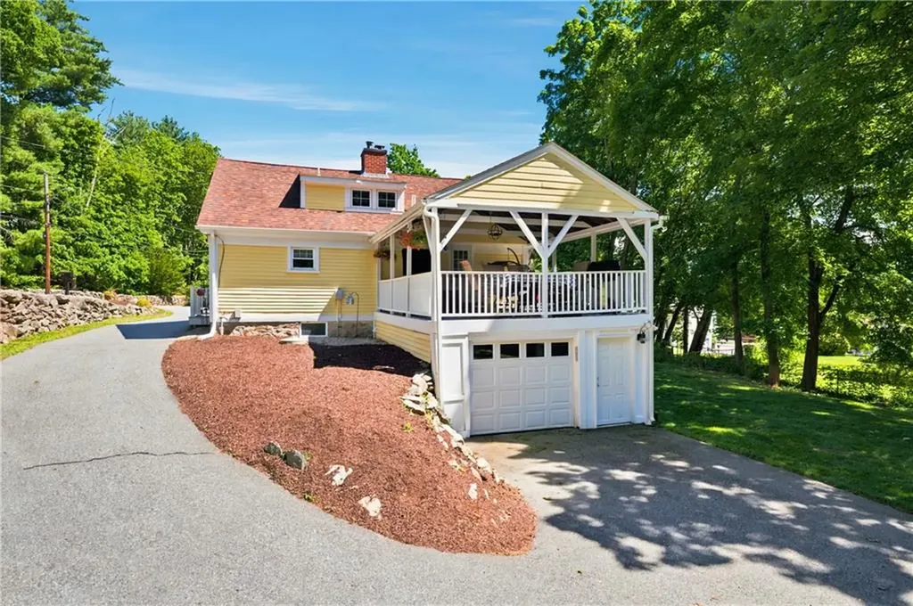 44 Old Great Road North Smithfield RI 02896