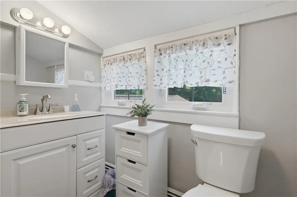 44 Old Great Road North Smithfield RI 02896