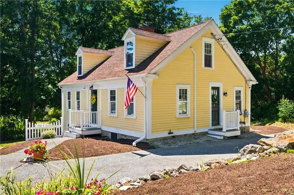 44 Old Great Road North Smithfield RI 02896