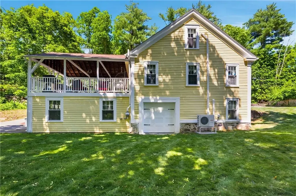 44 Old Great Road North Smithfield RI 02896