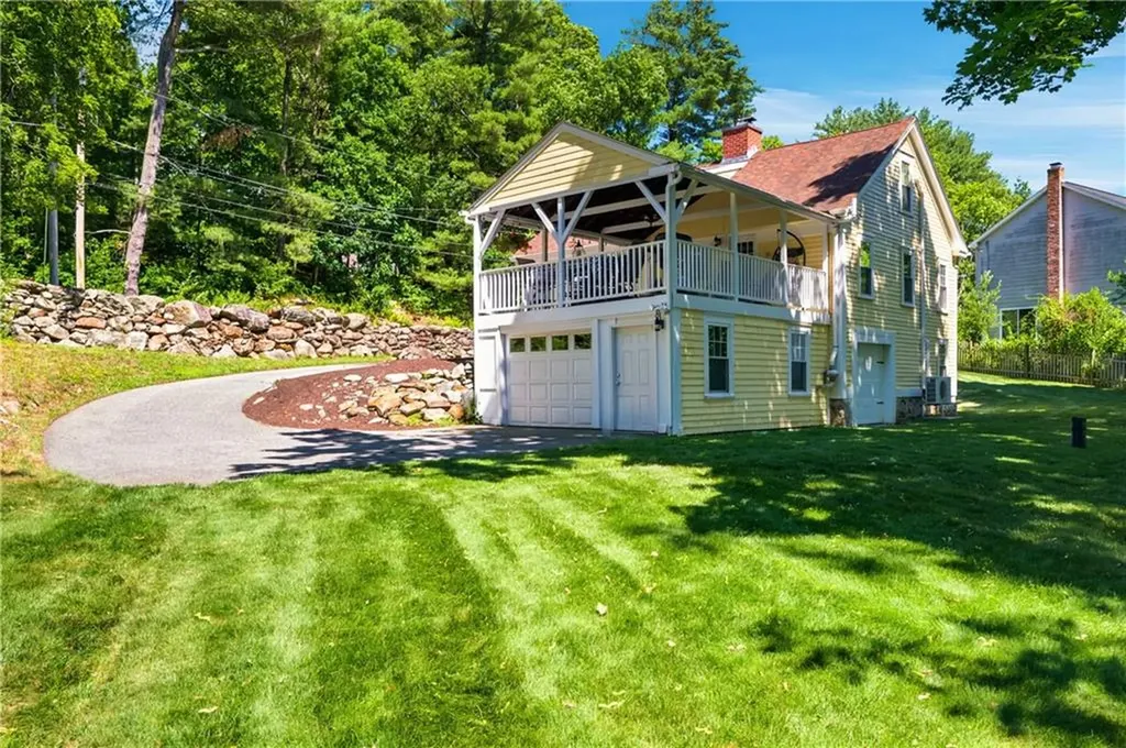 44 Old Great Road North Smithfield RI 02896