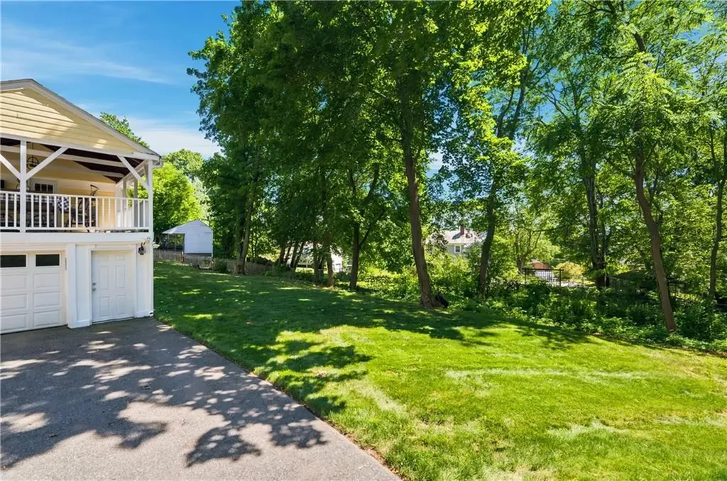 44 Old Great Road North Smithfield RI 02896