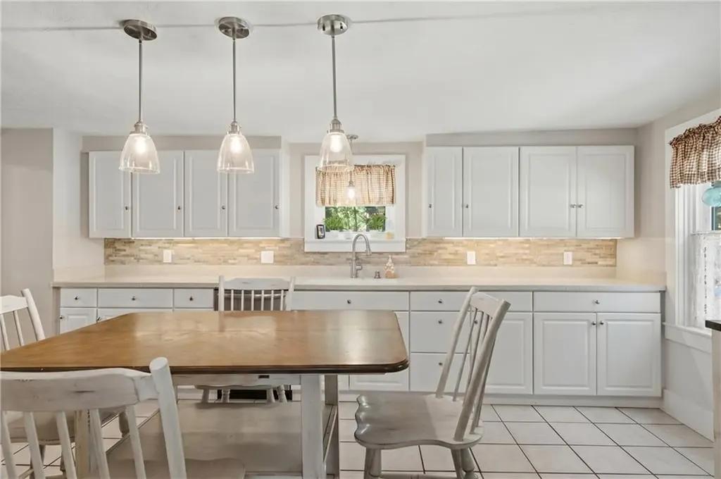 44 Old Great Road North Smithfield RI 02896