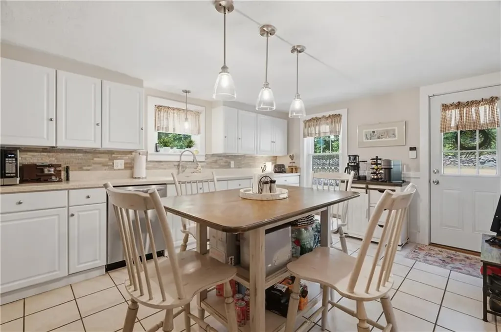 44 Old Great Road North Smithfield RI 02896