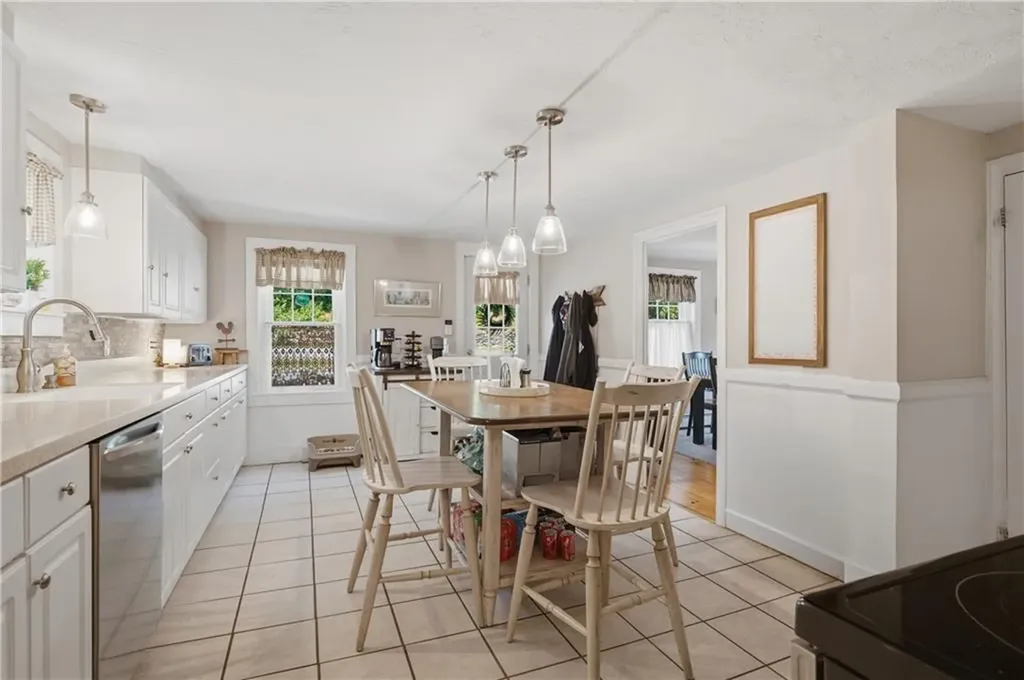 44 Old Great Road North Smithfield RI 02896
