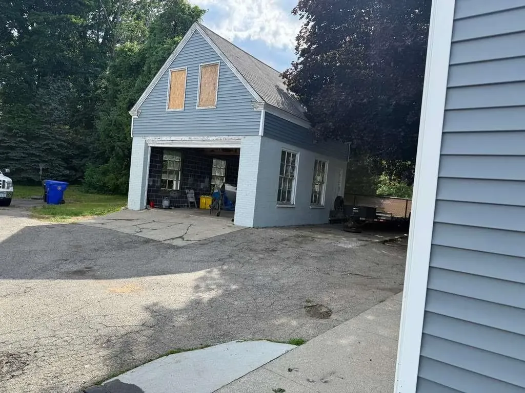 1928 Smith Street North Providence RI 02911