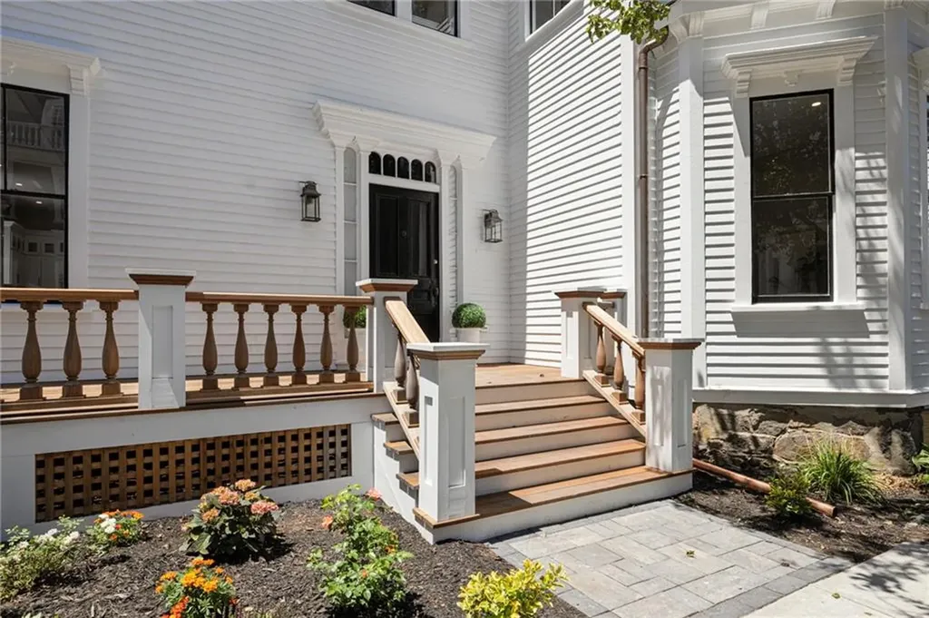 41 School Street Newport RI 02840