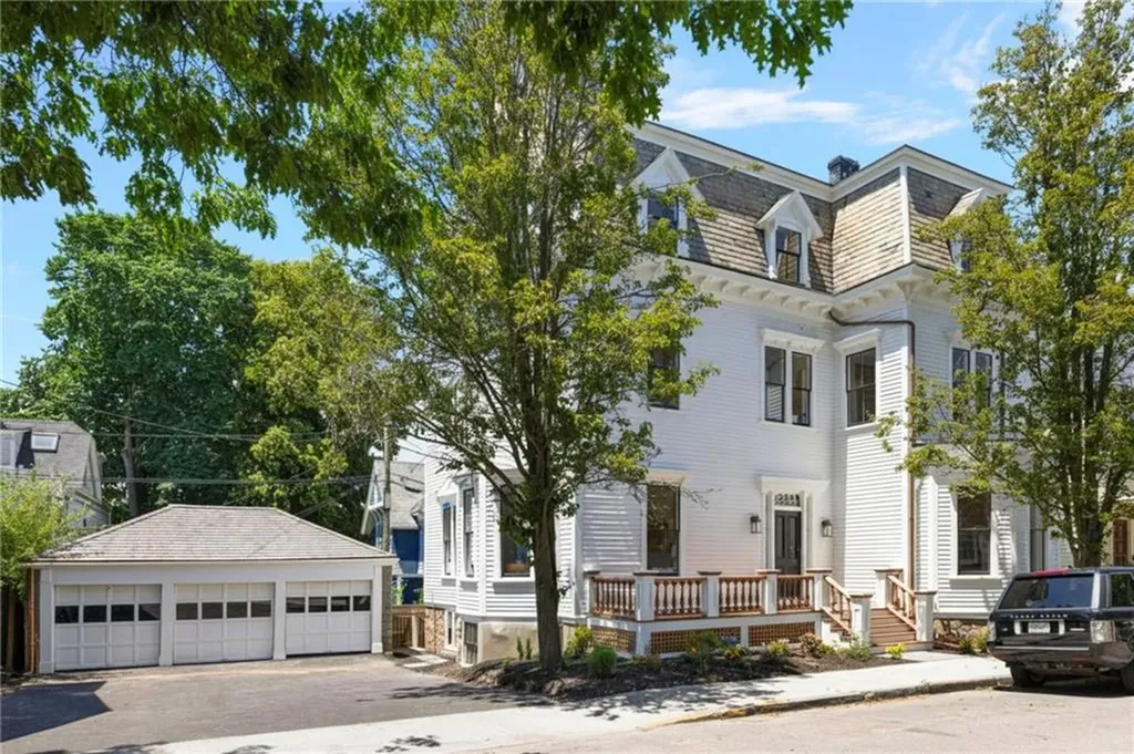 41 School Street Newport RI 02840