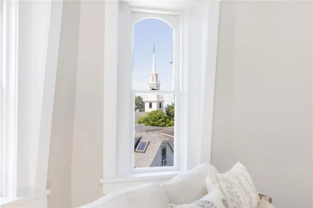 41 School Street Newport RI 02840