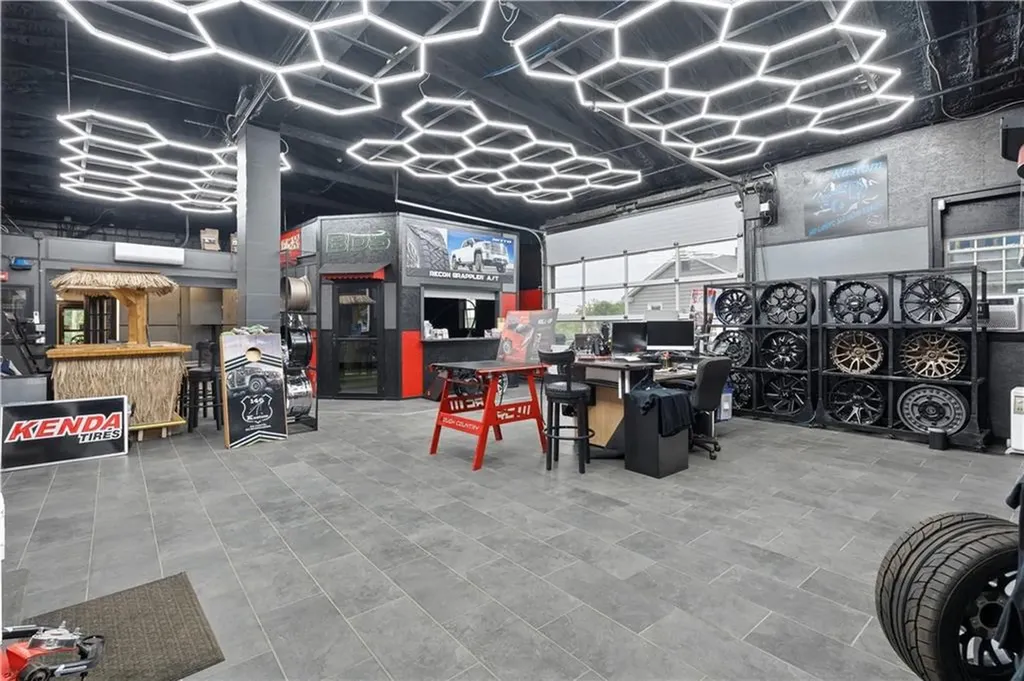 1097 Eddie Dowling Highway North Smithfield RI 02896