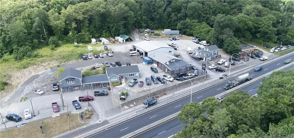 1097 Eddie Dowling Highway North Smithfield RI 02896