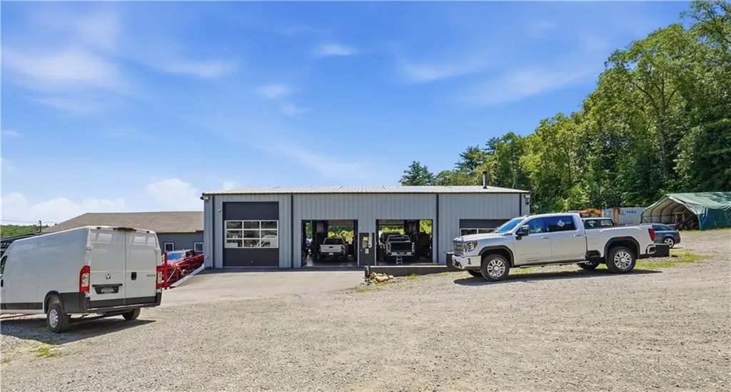 1097 Eddie Dowling Highway North Smithfield RI 02896
