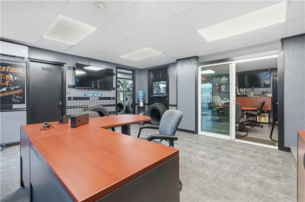 1097 Eddie Dowling Highway North Smithfield RI 02896