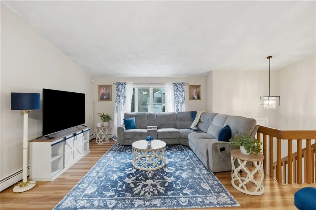 9 Daisy Court Cranston RI 02920