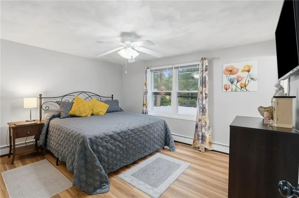9 Daisy Court Cranston RI 02920