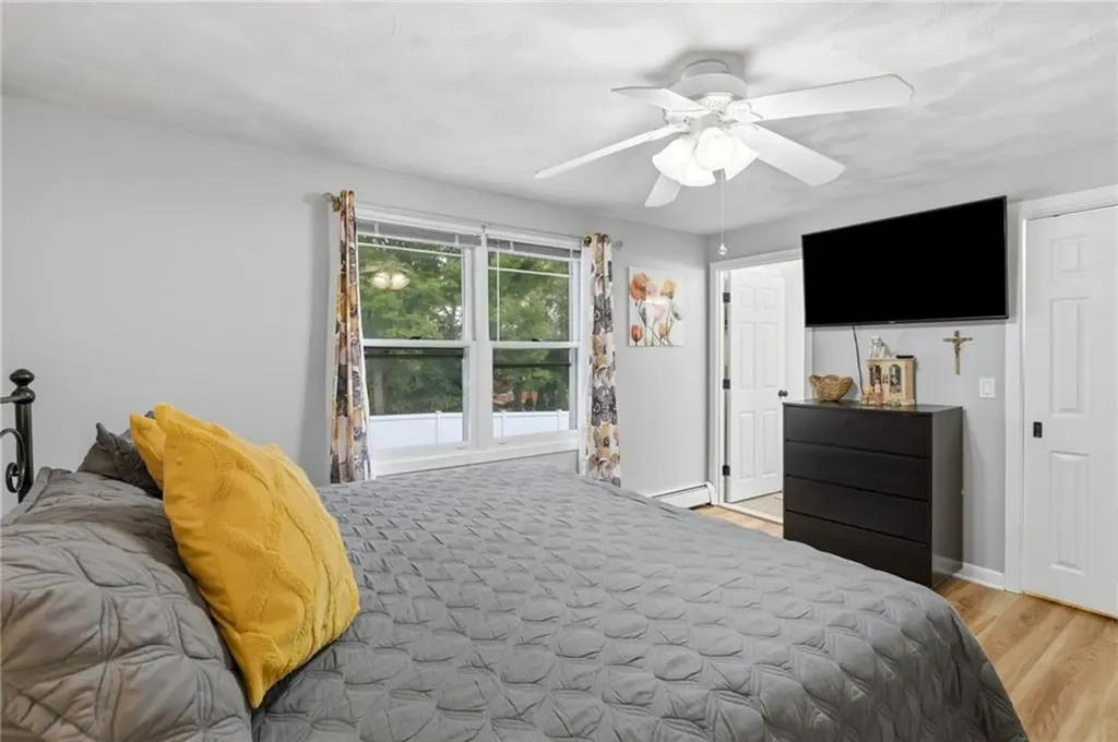 9 Daisy Court Cranston RI 02920
