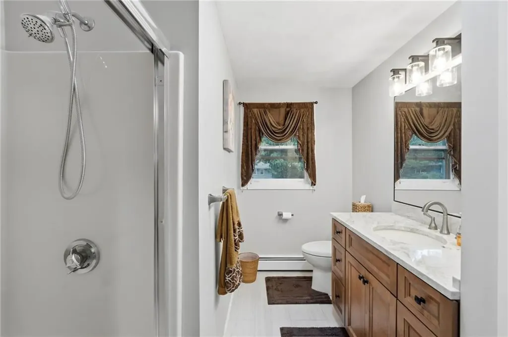 9 Daisy Court Cranston RI 02920