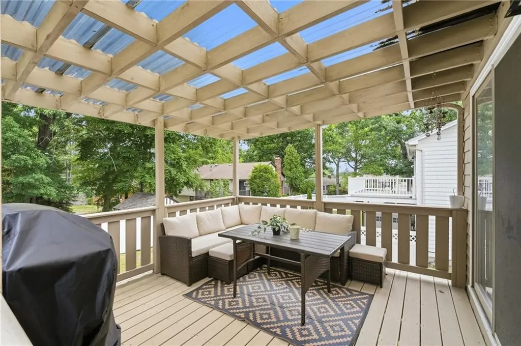 9 Daisy Court Cranston RI 02920