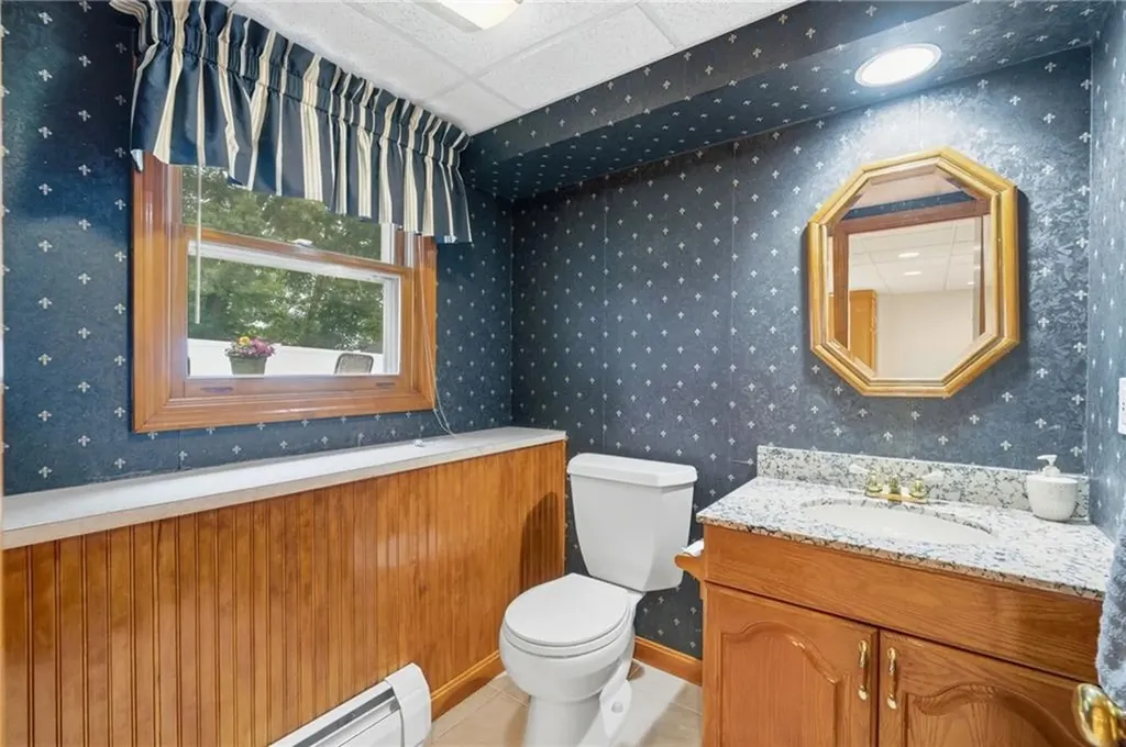 9 Daisy Court Cranston RI 02920