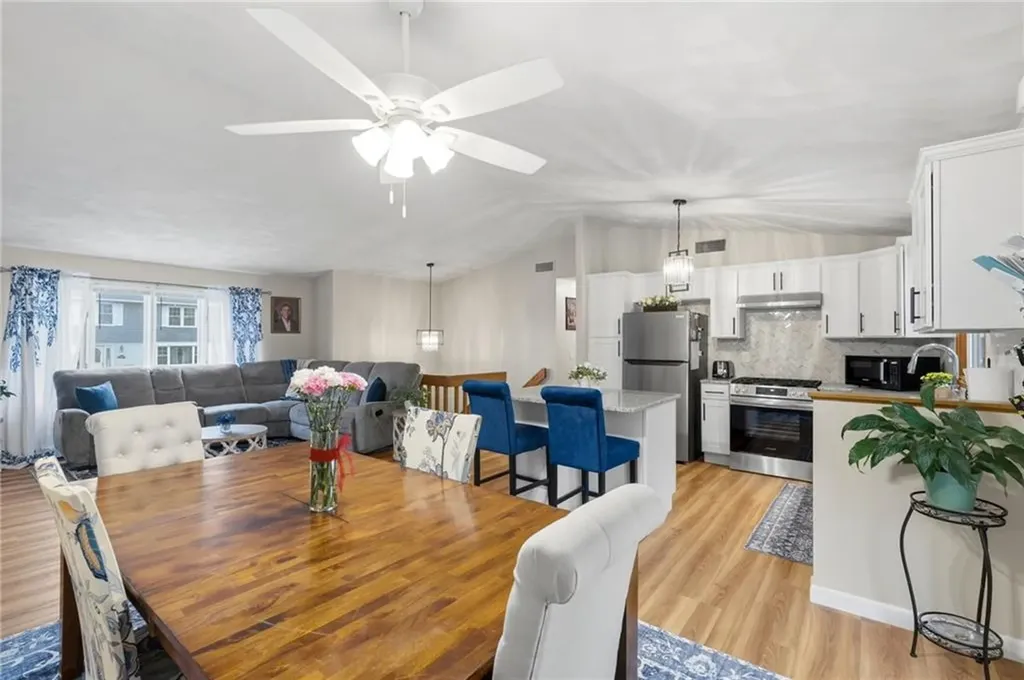 9 Daisy Court Cranston RI 02920