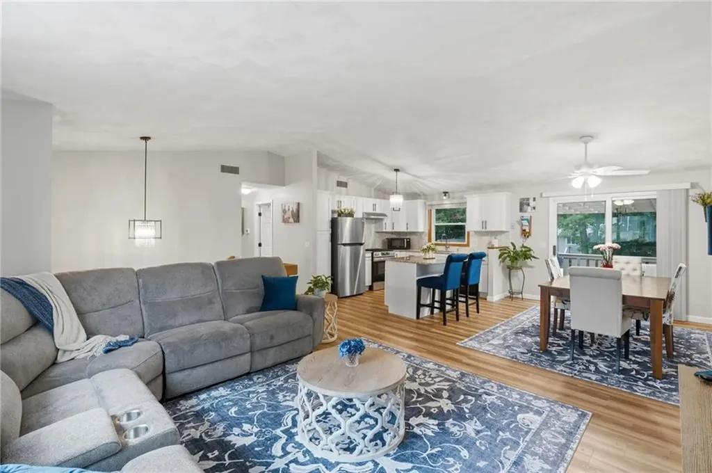 9 Daisy Court Cranston RI 02920