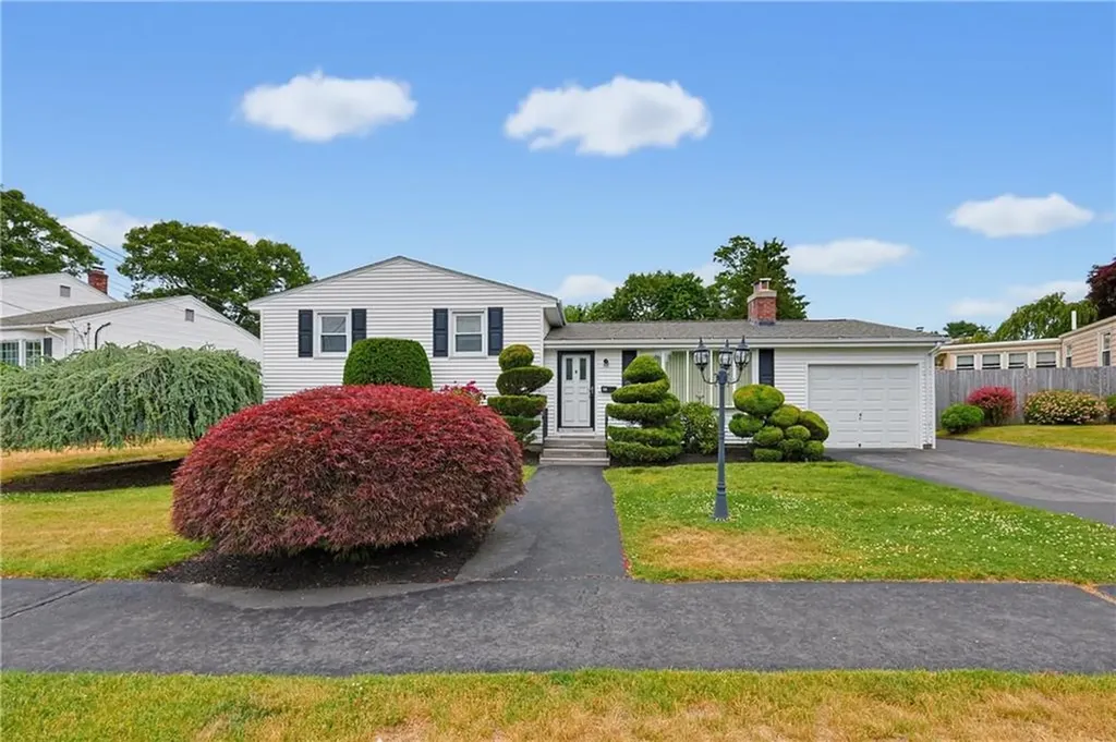 31 Benjamin Avenue Cranston RI 02920