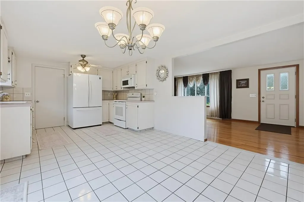 31 Benjamin Avenue Cranston RI 02920