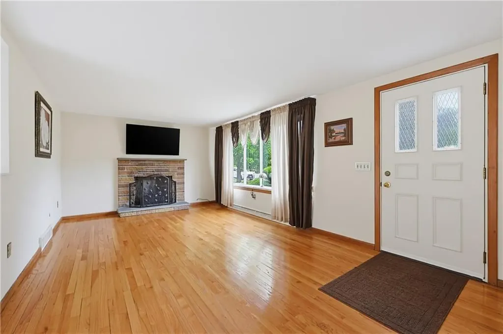 31 Benjamin Avenue Cranston RI 02920