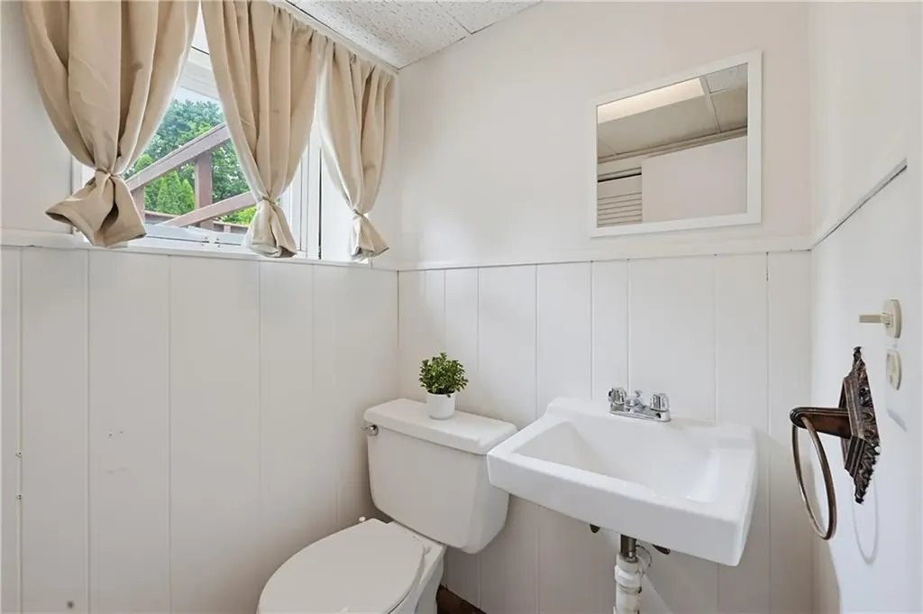 31 Benjamin Avenue Cranston RI 02920