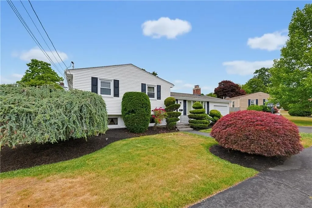 31 Benjamin Avenue Cranston RI 02920