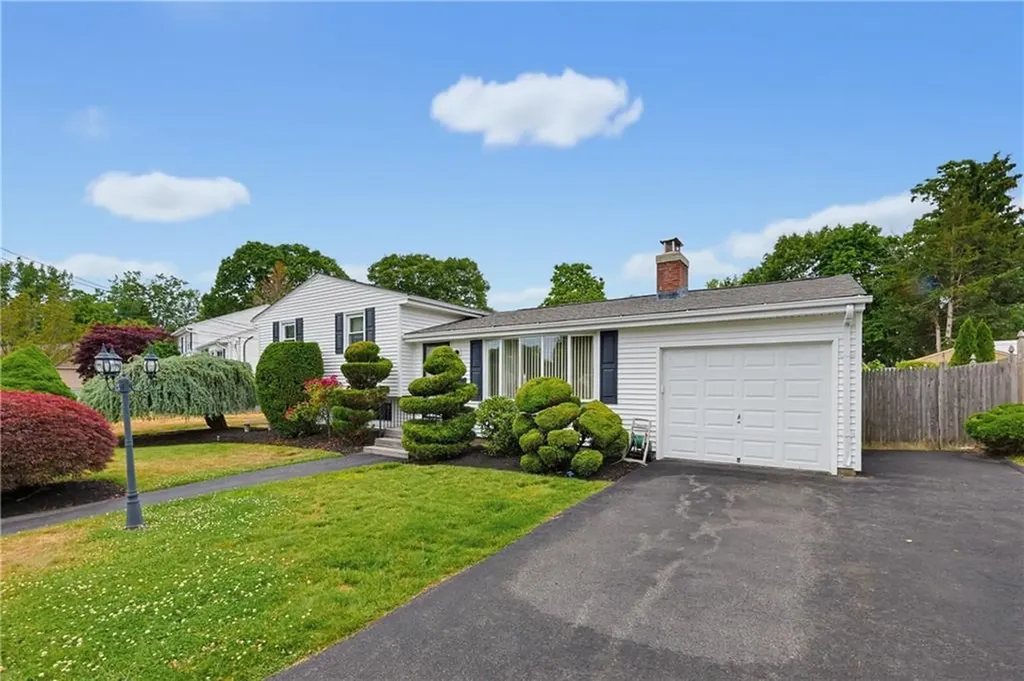 31 Benjamin Avenue Cranston RI 02920