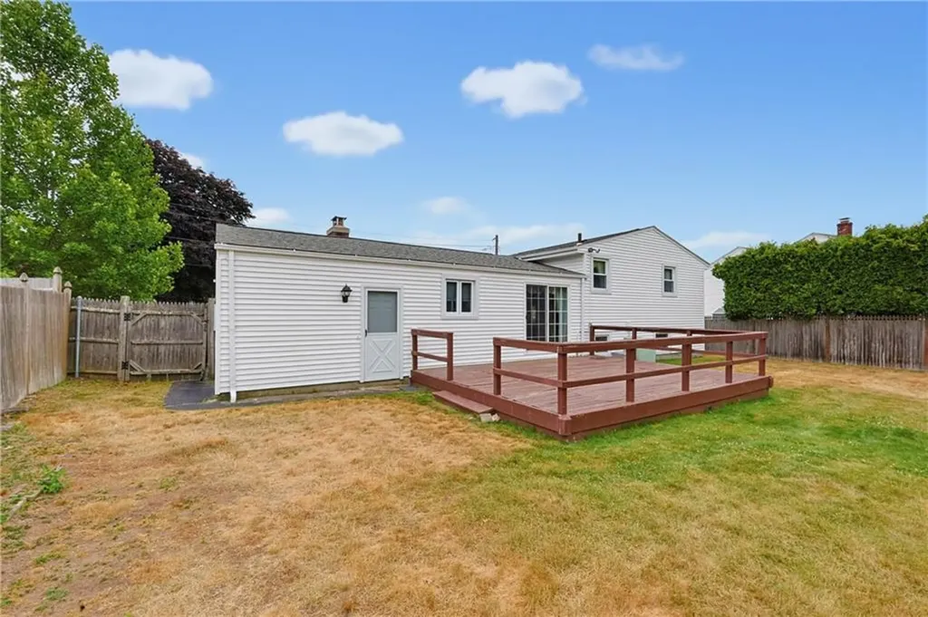 31 Benjamin Avenue Cranston RI 02920
