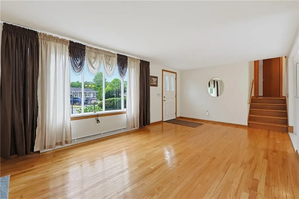 31 Benjamin Avenue Cranston RI 02920