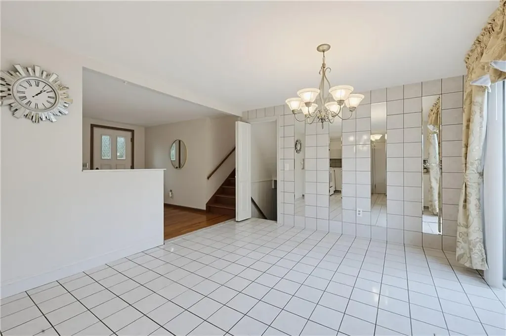 31 Benjamin Avenue Cranston RI 02920